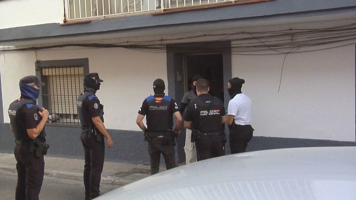 Golpe al narcotráfico en Puente de Vallecas: detenido uno de los cabecillas en un piso de San Diego