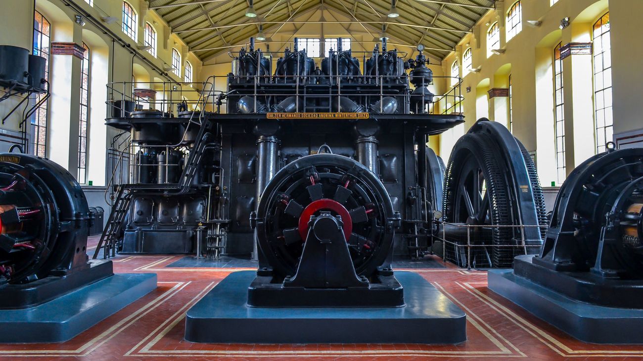 Los tres gigantes de hierro que dieron luz al Metro de Madrid y que puedes visitar gratis en la Nave de Motores
