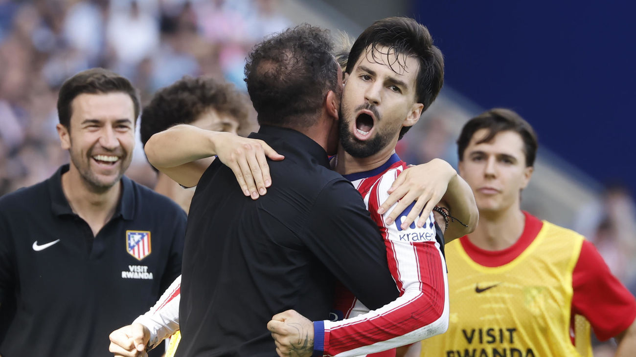 Alwx Baena con Simeone