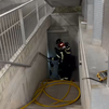 Sofocado un incendio en el acceso a trasteros de un edificio de viviendas en Villaverde