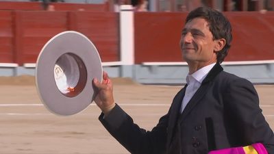 La faena que sirvió a Paco Ureña para cortar una oreja en Chinchón