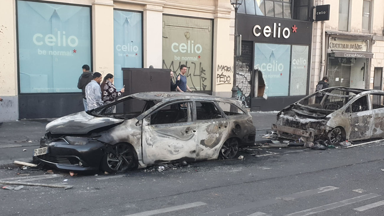 Las violentas protestas en Francia dejan más de un millar de detenidos y la quema del ayuntamiento de Limoges