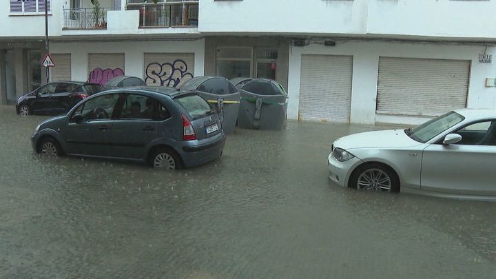 La dana 'Adam' se cobra su primera víctima mortal  en Barcelona y mantiene el aviso rojo por fuertes lluvias
