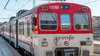 Adif interrumpe el servicio de Cercanías en Valencia ante la alerta roja por las fuertes lluvias