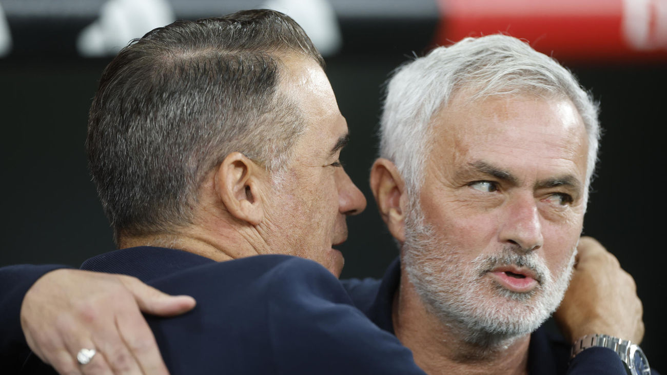 Cruce de declaraciones entre Luis García Plaza y Mourinho por la polémica arbitral en el Real Madrid - Sevilla