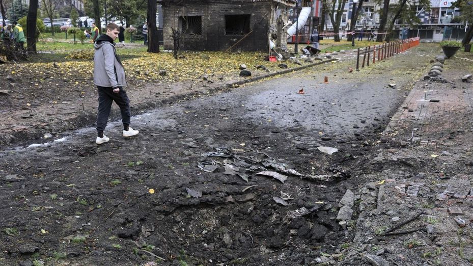Seis muertos, dos de ellos niñas, en un ataque ruso sobre un parque en Járkov