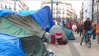 Almeida, sobre la acampada en Sol:   "Hay muchas más tiendas de campaña que personas"