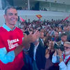 Beso y baile de Sánchez, en clave electoral para desviar la atención
