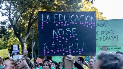 Corte de la A-3 en plena hora punta durante el cuarto día de huelga educativa