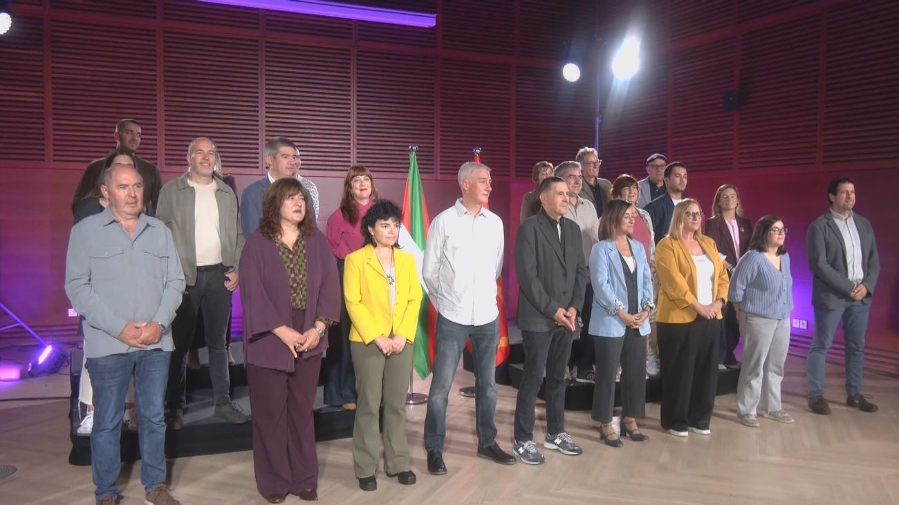 Otegi afirma que Bildu es "la izquierda del PSOE" que puede "cerrar el paso al gobierno FeiVox"