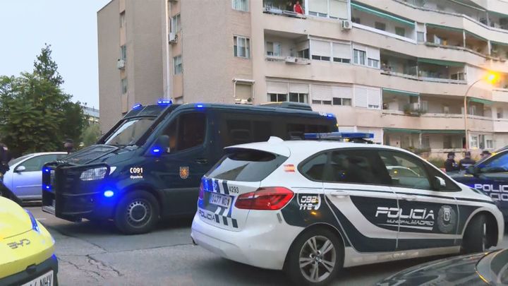 Detenidos dos hombres tras un altercado con armas en una vivienda de Hortaleza