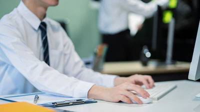 Miles de vacantes de empleo para Navidad en grupoSky