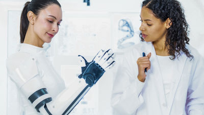 Sota, caballo y reina: la mujer en las profesiones STEM