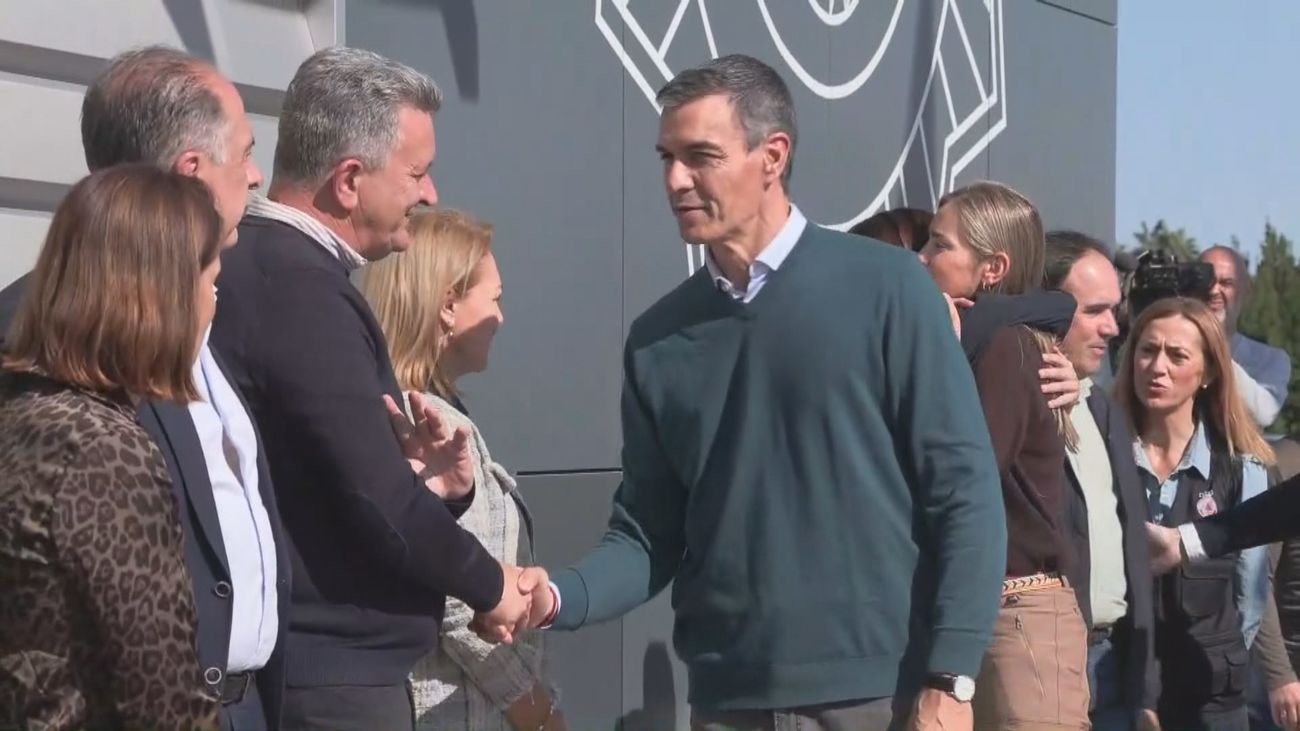 Sánchez, recibido con abucheos en su visita a Valencia tras la dana