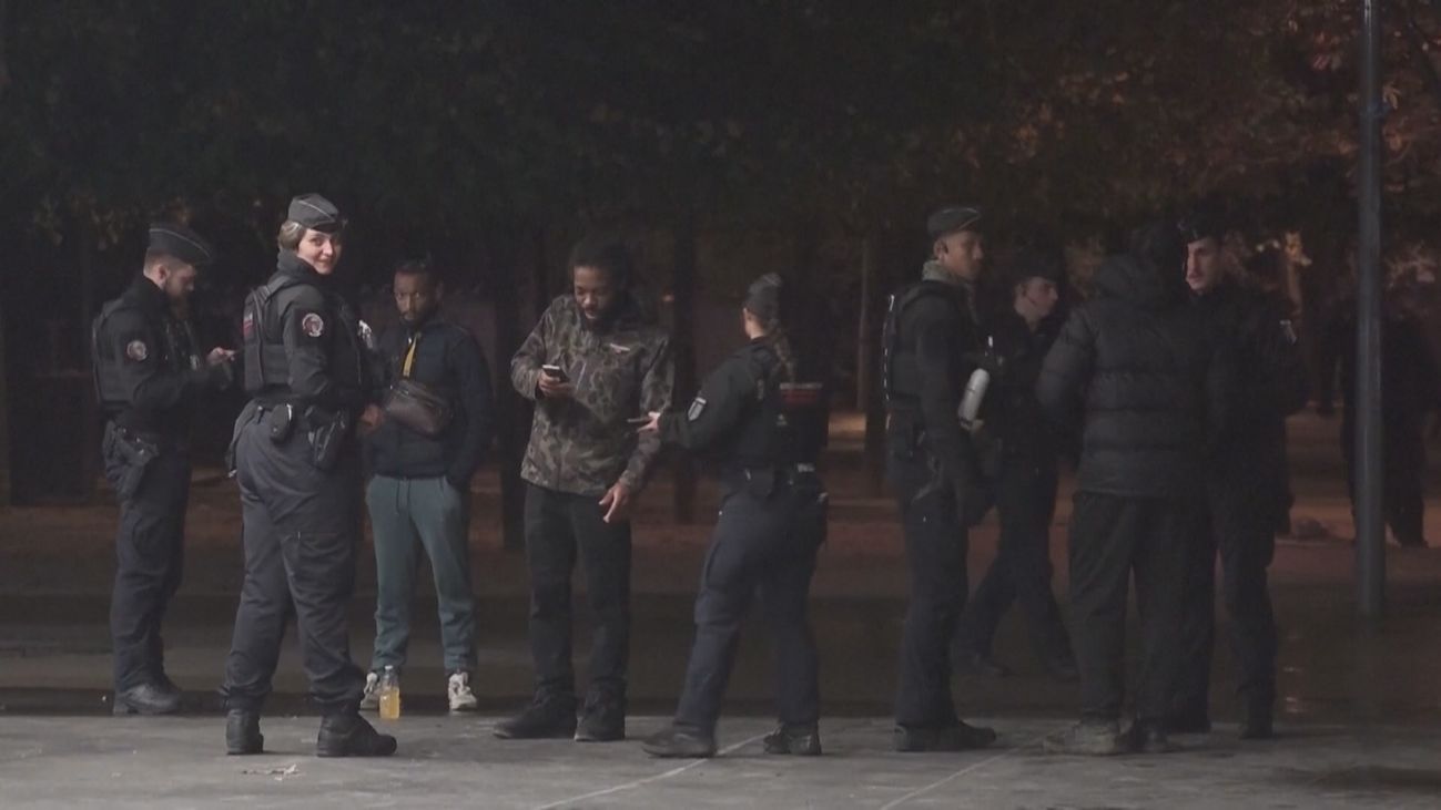Los toques de queda en Francia contienen los disturbios en las calles
