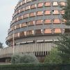 El Pleno del Constitucional debate sobre la suspensión de la 'ley de nietos'