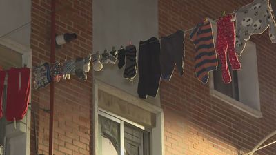 ¿Está prohibido tender la ropa hacia el exterior en balcones de Madrid?