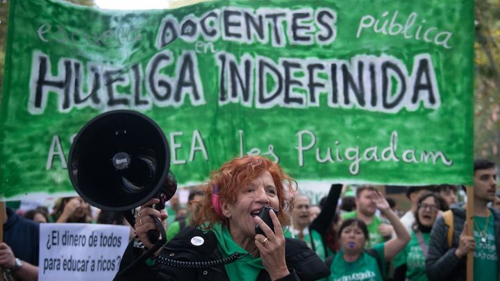 Miles de docentes se manifiestan en Madrid en la séptima jornada de huelga indefinida