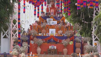 La tradición mexicana se instala en Madrid con  cuatro altares para celebrar el  Día de Muertos