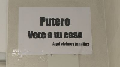 Un prostíbulo en uno de los bajos de un edificio de Alcorcón mantiene en pie de guerra a sus vecinos