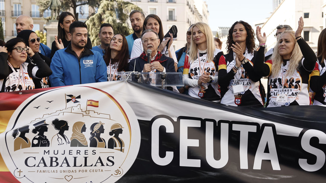 Mujeres Caballas se manifiestan en Madrid con Vivas al frente "por una Ceuta segura, española y europea"