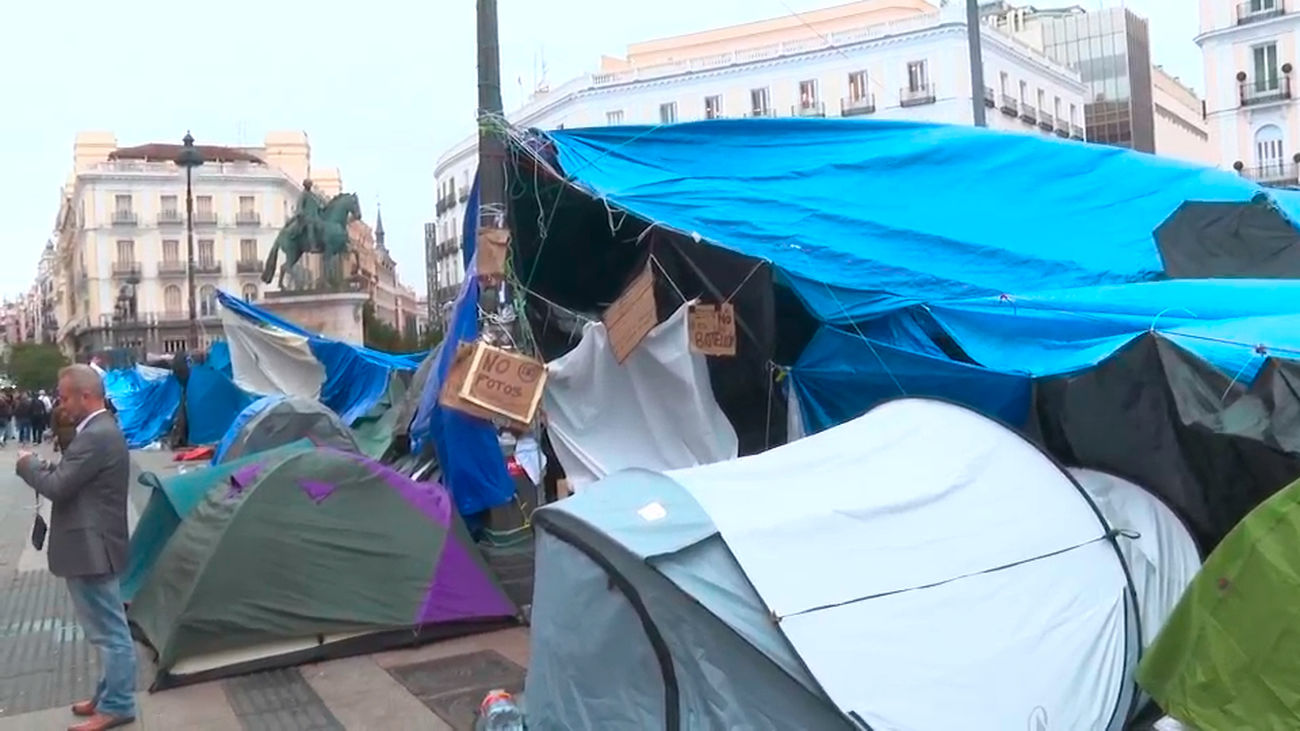 La acampada de Sol ya dura más que la del 15-M, con el delegado del Gobierno negándose a desmantelarla