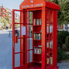 Las Rozas instala dos cabinas para intercambiar libros y fomentar la lectura