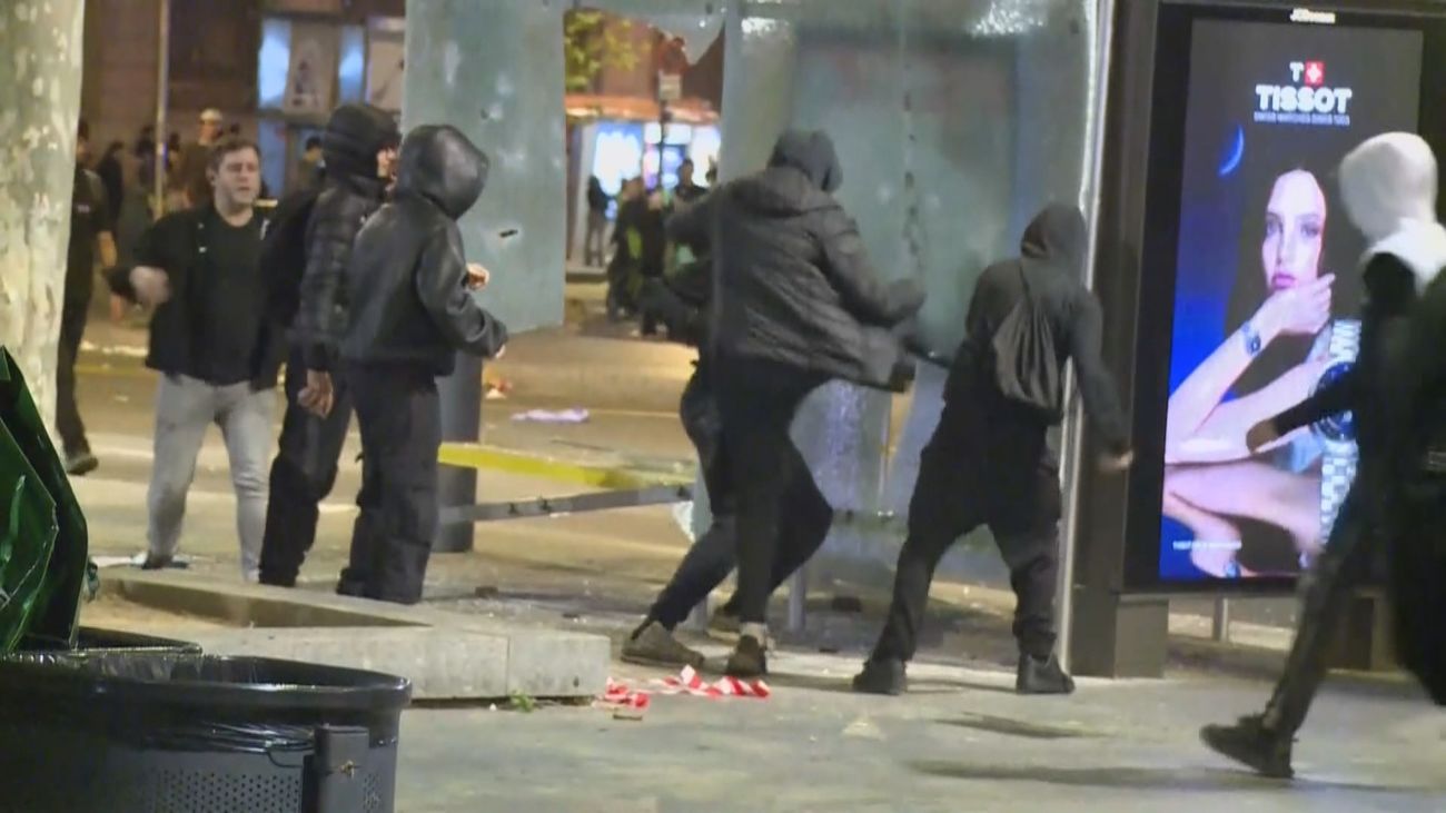 El Gobierno señala a la ultraderecha por el vandalismo desatado en Barcelona