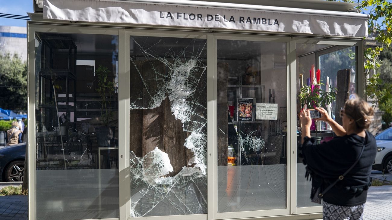 Los grupos dispersos que causaron los disturbios en Barcelona complicaron la actuación policial