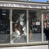 Los grupos dispersos que causaron los disturbios en Barcelona complicaron la actuación policial